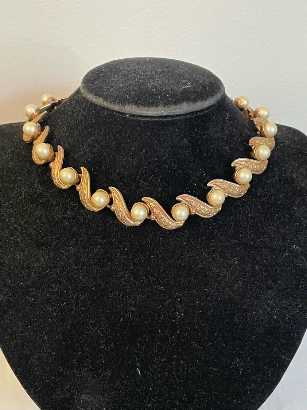 Vtg Karu Arke Faux Pearl Leaf Link Choker Gold Tone Necklace 1950s Mid Century